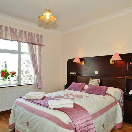 Marian 4*